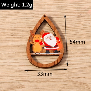 Vista detallada del adorno navideño de madera con Papá Noel y un reno, 54x33mm