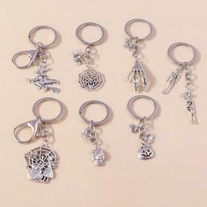 Vintage Halloween Metal Keychain Gothic Witch Skeleton Pumpkin Spider Web Charm Key Ring Jewelry For Women Men Party Gift