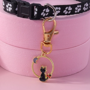 Porte-clés Pendentif Chat Noir Lune en Émail pour Femmes Accessoires de Collier pour Animaux Bijoux en Métal Doré Cadeau