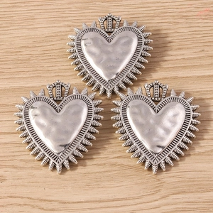 Retro Alloy Sacred Heart Crown Pendants Antique Silver Finish Vintage Religious Style Charms For DIY Jewelry Making Accessories