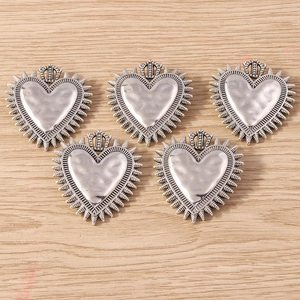Vintage silver heart charms with crown and radial edges for DIY jewelry making