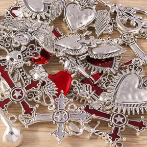 Set di ciondoli gotici a cuore e croce in lega d'argento per gioielli fai-da-te