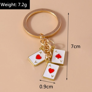 Detaillierte Größenansicht des Herz-Poker-Schlüsselanhängers mit 7 cm Länge und 7,2 g Gewicht