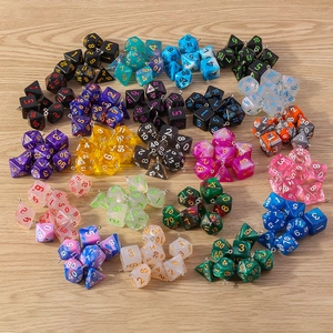 Bunte Polyedrische Würfel Charms Harz Geometrische Anhänger Mit Metallschlaufe Für DIY Schmuckherstellung Halsketten Schlüsselanhänger