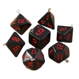 7-teiliges Set aus schwarzen DND-Würfelanhängern mit roten Zahlen und silbernen Ösen