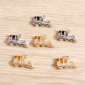 Vintage Alloy Steam Train Engine Pendants Retro Metal Locomotive Charms For DIY Necklace Bracelet Jewelry Making Accessories
