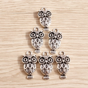 Vintage silver owl charms for DIY jewelry making in antique plated alloy finish