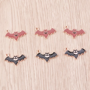 Set van 6 Halloween vleermuis bedeltjes in rood en zwart emaille voor DIY sieraden