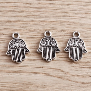 Ciondoli a mano di Fatima in argento antico con motivi vintage per gioielli fai-da-te
