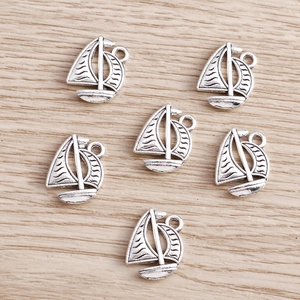 Vintage Legering Zeilboot Hangers Voor DIY Sieraden Maken Zilverkleurige Boot Vorm Charms Voor Ketting Armband Handgemaakt Accessoire