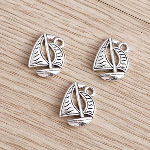 Set van drie vintage zilveren zeilboot hangers voor doe-het-zelf sieraden en hobby
