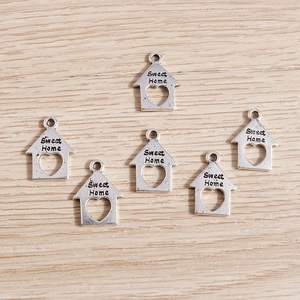 Ciondolo a forma di casa in argento vintage con incisione Sweet Home e cuore traforato