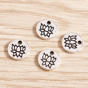 Vintage style lotus flower engraved round alloy pendant charms in antique silver finish
