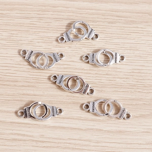Antique Silver Zinc Alloy Handcuff Pendant With Freedom Letter Engraved For DIY Jewelry Making Necklaces Bracelets Accessories