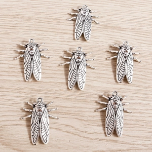 Vintage Antique Silver Cicada Insect Alloy Pendants For DIY Jewelry Making Distressed Zinc Alloy Animal Shape Charms