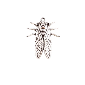 Retro silver alloy cicada insect pendant with detailed wing texture for DIY jewelry making