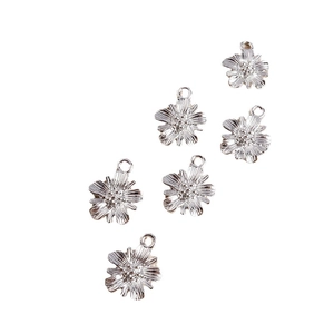 Pack of 20 silver-plated alloy daisy flower pendants for DIY jewelry making and crafts