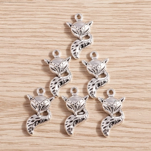 Set of silver fox alloy charms with detailed textures for DIY jewelry making and crafts
