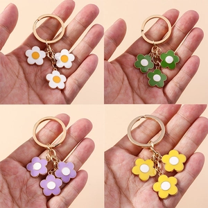 Alloy Floral Keychain Three Flower Pendants Sweet Enamel Sakura Bag Charm For Women Girls Gift Gold Plated Key Ring Decor