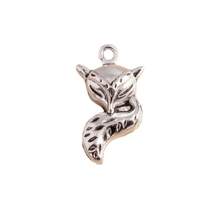Antique silver fox pendants for DIY jewelry making with detailed fur texture and loop