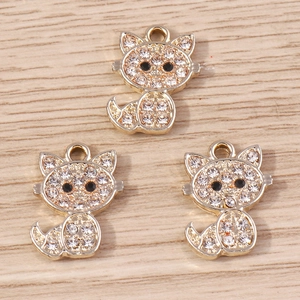 Trois pendentifs chat en plaqué or avec strass scintillants pour la création de bijoux DIY