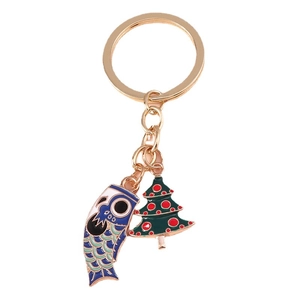 Portachiavi natalizio con anello dorato, ciondoli a forma di pesce koi e albero di Natale