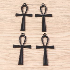 Lot de quatre pendentifs croix ankh gothiques noirs en alliage pour bijoux DIY