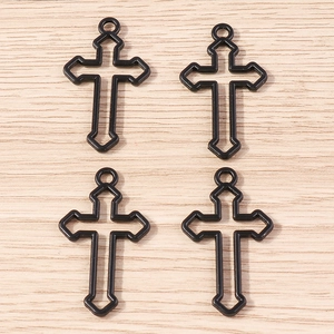 Détails des pendentifs croix ajourés en métal noir pour accessoires de bijoux artisanaux