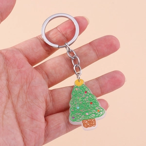Détail du porte-clés sapin de Noël en acrylique avec boules colorées et anneau argenté