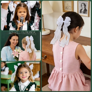 Elegante fermaglio per capelli in tulle bianco con lungo nastro fluido sul retro testa