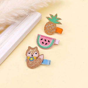 Détails de barrettes brodées ananas, pastèque et renard avec finition pailletée