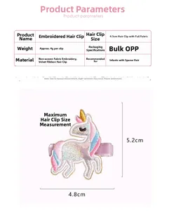Detalle de la pinza para el pelo bordada de unicornio con medidas y textura de terciopelo