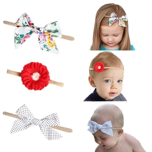 Lot de 3 bandeaux pour bébé avec nœuds à fleurs et à pois portés par des bébés