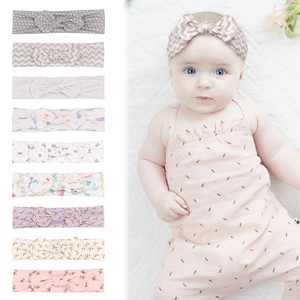 Elastische Neugeborenen-Stirnbänder Set mit weichen Schleifen und floralen Mustern für Babys