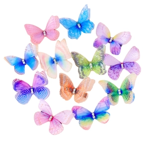 Détail de 12 pinces à cheveux papillon en tulle coloré avec ornements en strass