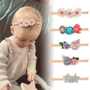 Boucles d'Oreilles Clous en Alliage de Cristal de Luxe Forme de Fleur Avec Tige en Argent Sterling 925 Or Argent Strass Boucles d'Oreilles pour Mariage Fête Femme Bijoux