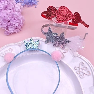 Lot de 3 serre-têtes pour filles avec cœurs scintillants rouges et motifs de couronnes