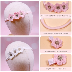 Détail du bandeau et pince fleur au crochet faits main avec bande en nylon rose doux