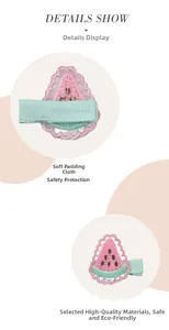 Détail de pince à cheveux brodée pastèque rose avec clip de sécurité en tissu bleu