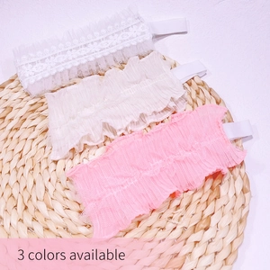 Lot de trois bandeaux en dentelle pour bébés filles en blanc, beige et rose fleuri