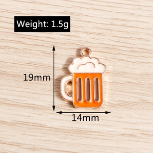 Detailed view of 19mm beer mug charm with 1.5g weight and realistic liquid design