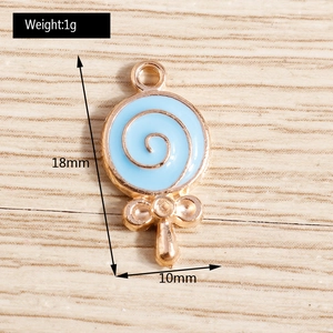Macro detail of 18mm light blue lollipop pendant with size measurements and weight