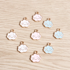 Simpatici Ciondoli a Forma di Nuvola Sorridente in Lega Smalto Olio a Goccia per Creazione Gioielli DIY Collana Braccialetto Accessori