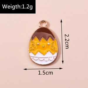 Detail of chick shell enamel pendant with dimensions 2.2cm x 1.5cm for DIY jewelry making