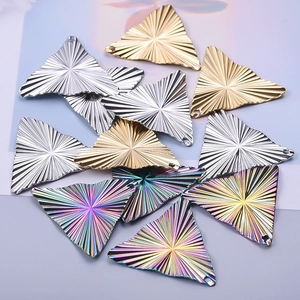 304 stainless steel triangle pendant with sunburst texture in gold, silver, and rainbow colors