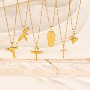 Collana con Ciondolo in Acciaio Inossidabile Vintage Hip Hop Punk Pistola Pugnale Bara Ankh Croce Ali d'Angelo Gioielli Oro Argento Donna