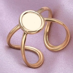 Macro shot of gold adjustable 304 stainless steel ring base with round DIY setting tray