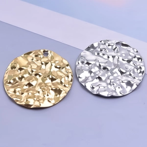 Minimalist 304 stainless steel hammered round pendant necklaces in gold and silver