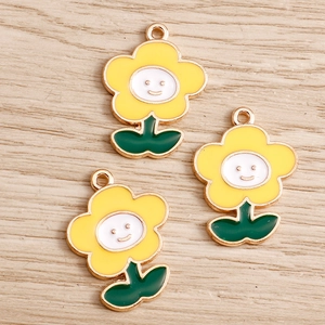Tre ciondoli in smalto a forma di girasole con smiley per gioielli e accessori fai da te