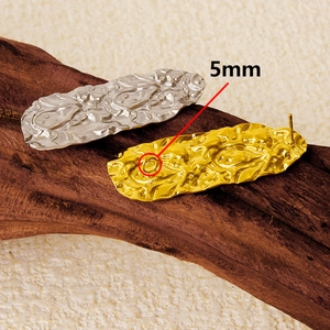 Irregular pleated 304 stainless steel earrings in gold and silver with 5mm diameter